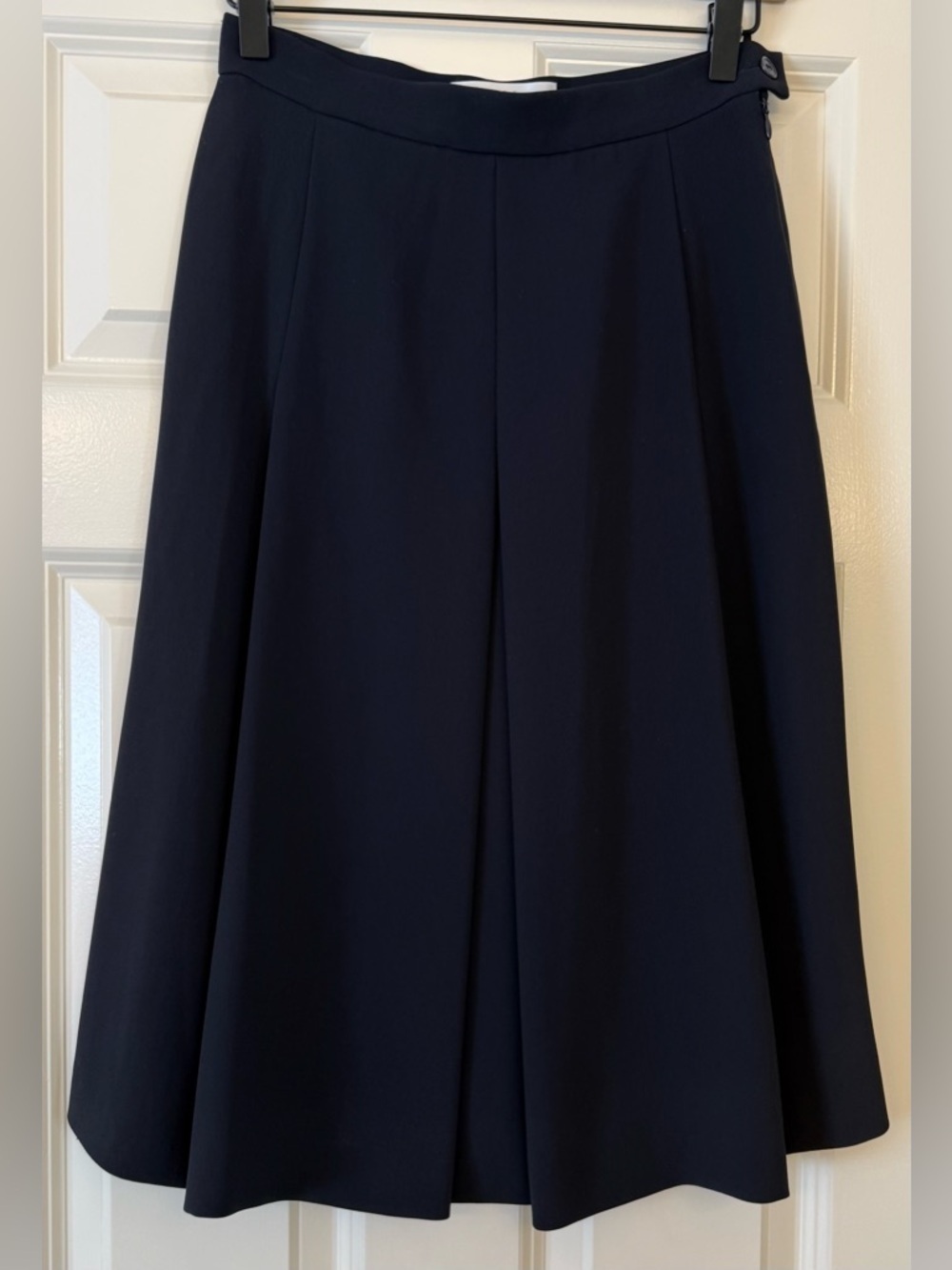 Max Mara Skirt Size 6 black A-Line Pleated Midi Luxury Designer